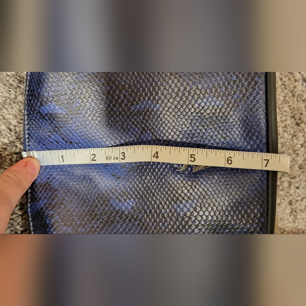 Simply Vera Blue Snake Print Purse - Picture 4 of 9